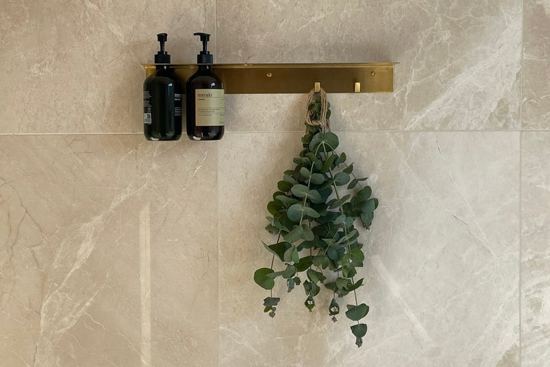 HUSK AT HÆNGE BLOMSTER TIL TØRRE